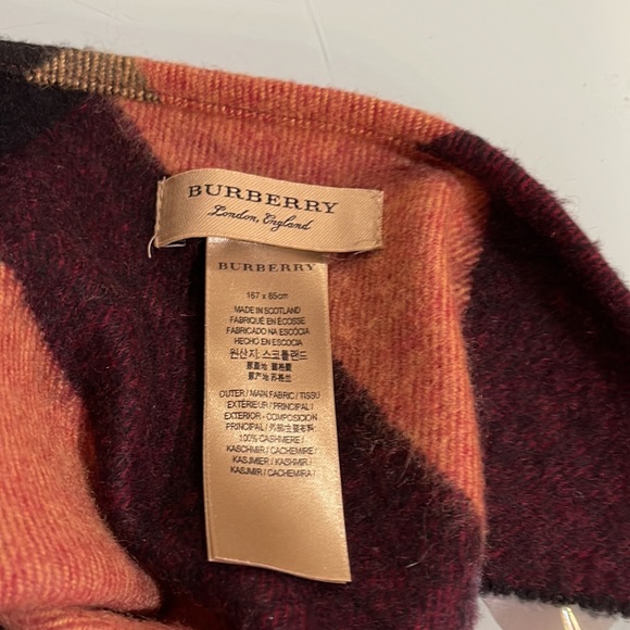 Authentic Burberry Scarf 100% Cashmere - Picture 3 of 4